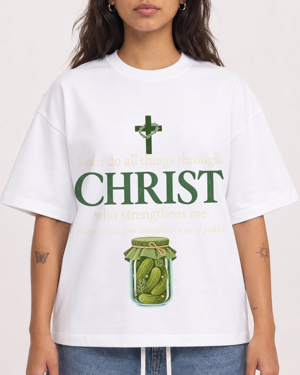 Mockup Boxy Heavyweight Tee White female close-up 06