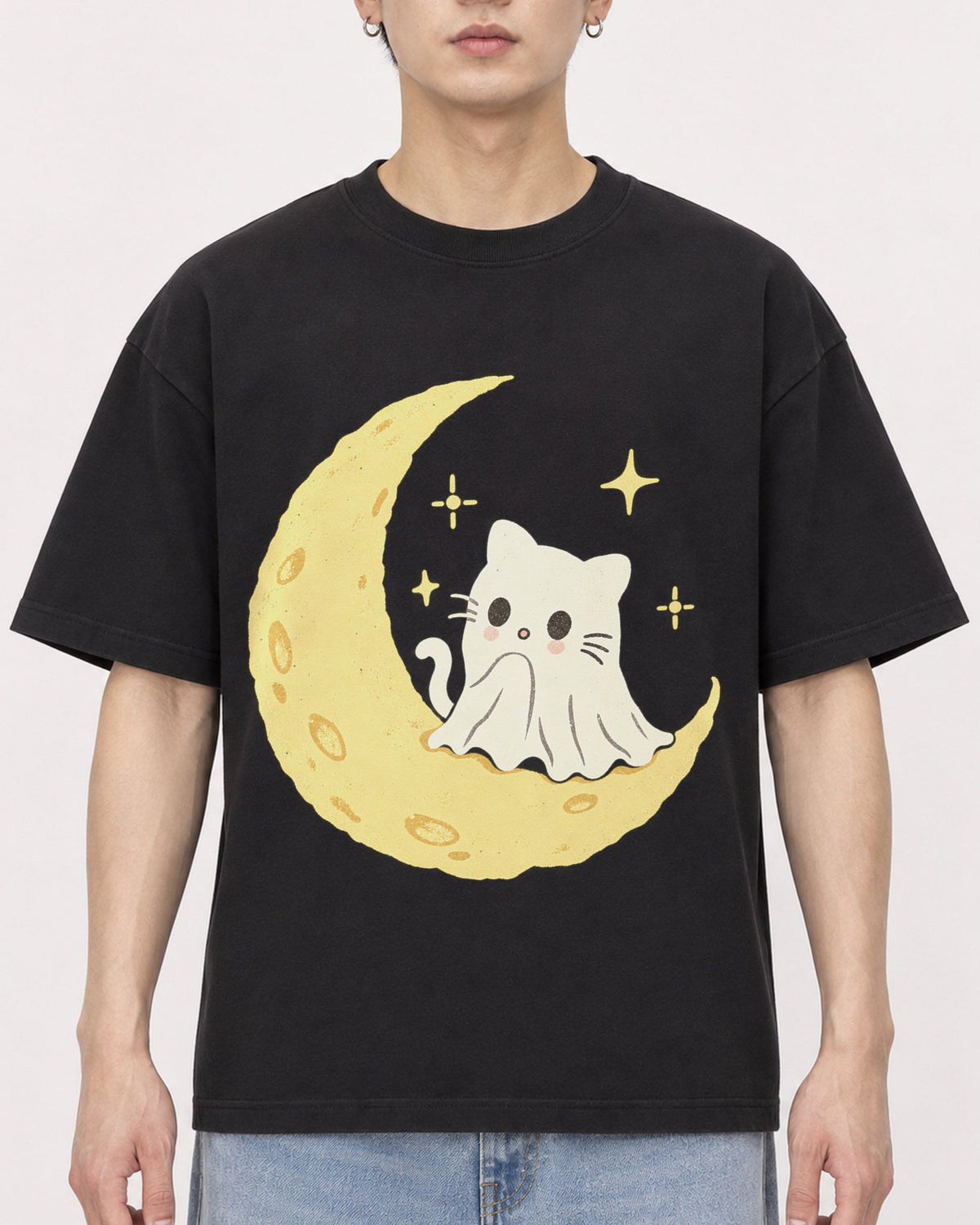 Mockup Boxy Heavyweight Tee Black male close-up 01