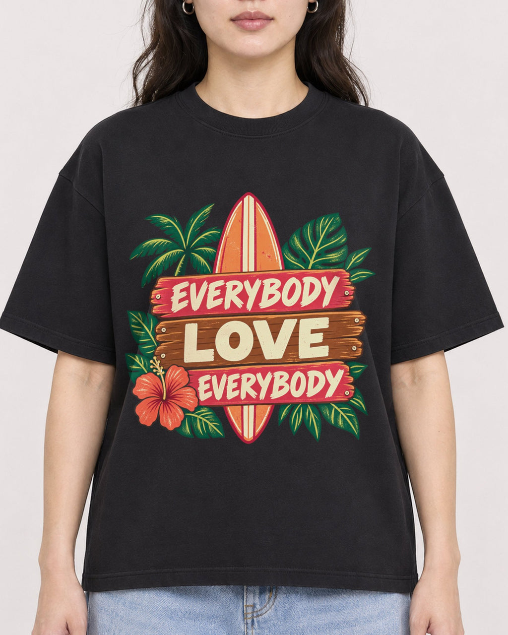 Mockup Boxy Heavyweight Tee Black female close-up 03