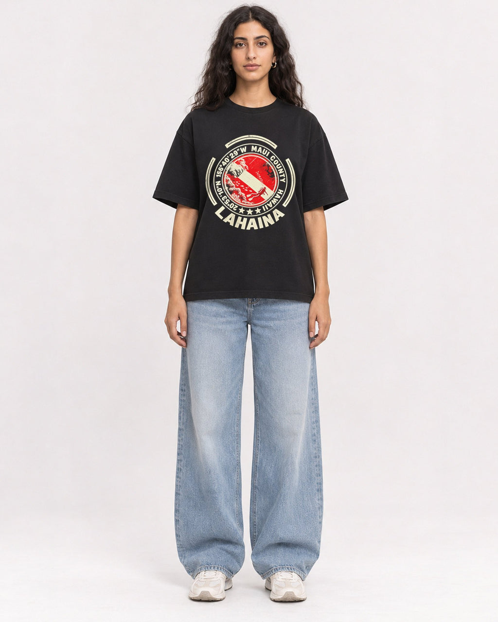 Mockup Boxy Heavyweight Tee Black female full-body 07