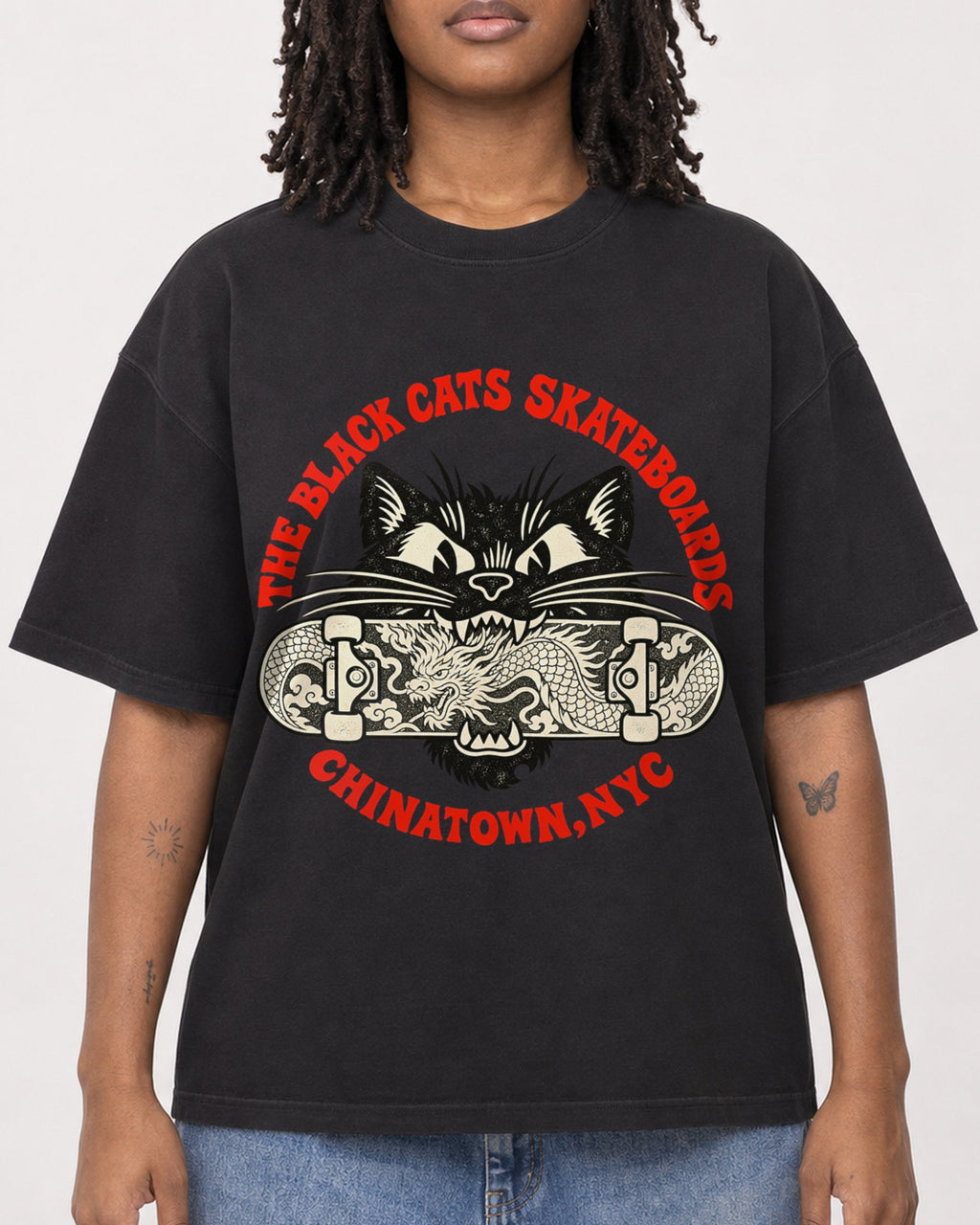 Mockup Boxy Heavyweight Tee Black female close-up 24