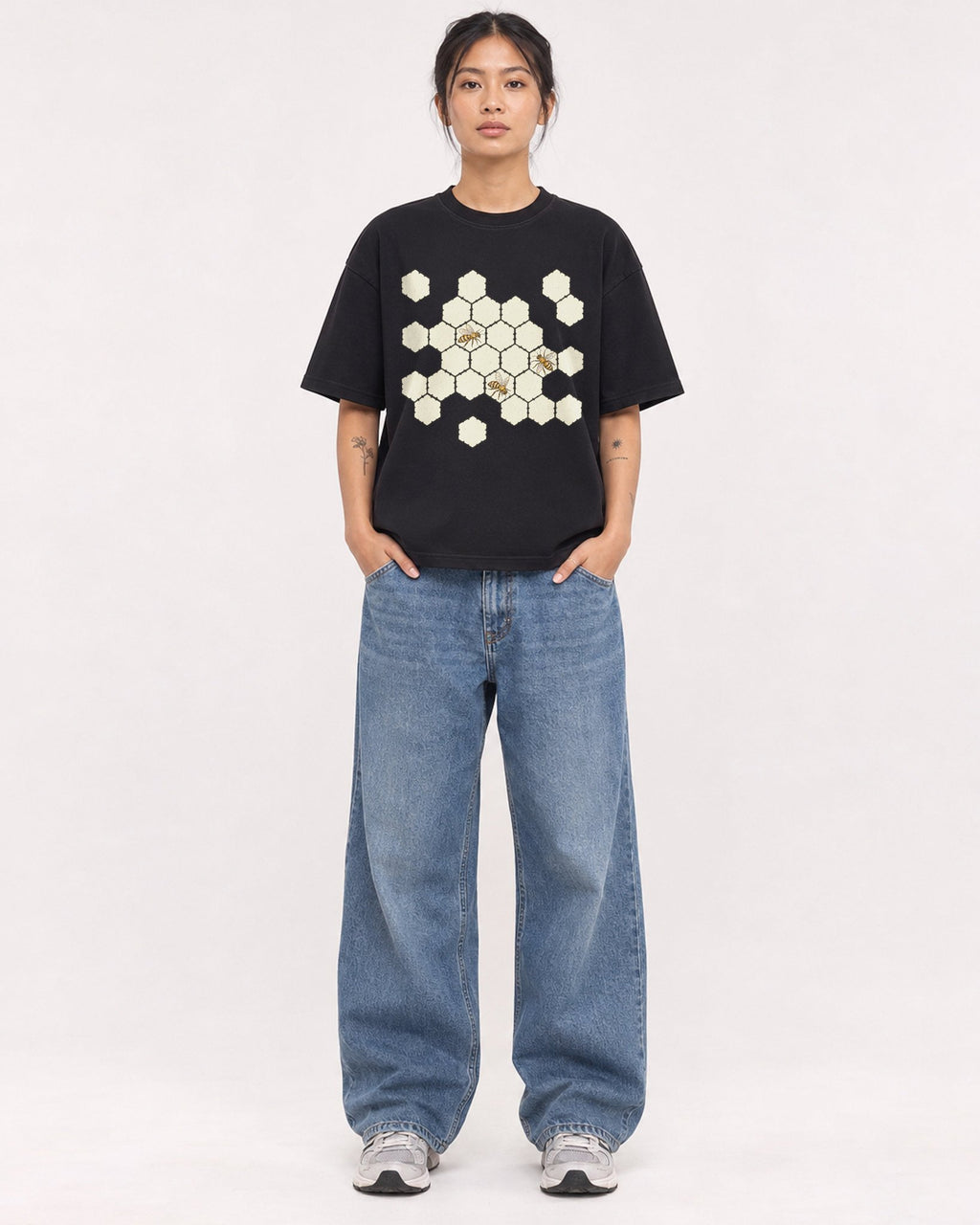 Mockup Boxy Heavyweight Tee Black female full-body 12