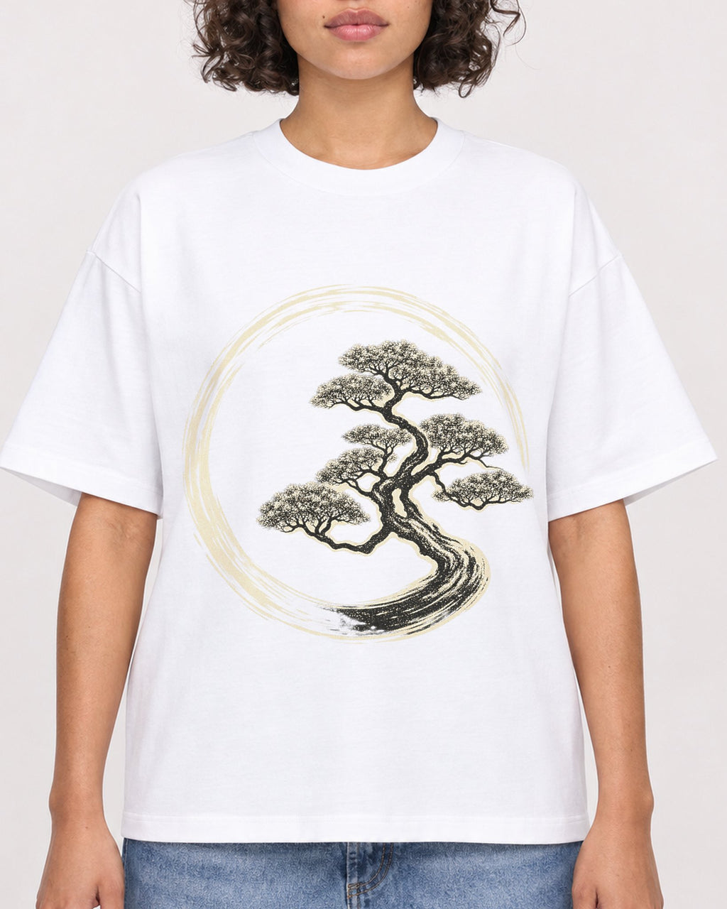 Mockup Boxy Heavyweight Tee White female close-up 40