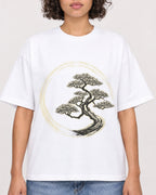 Mockup Boxy Heavyweight Tee White female close-up 40