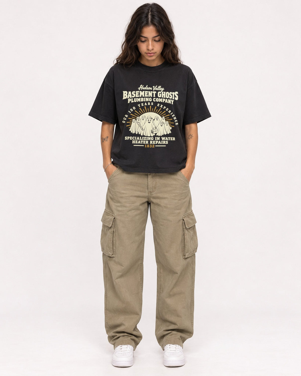 Mockup Boxy Heavyweight Tee Black female full-body 06