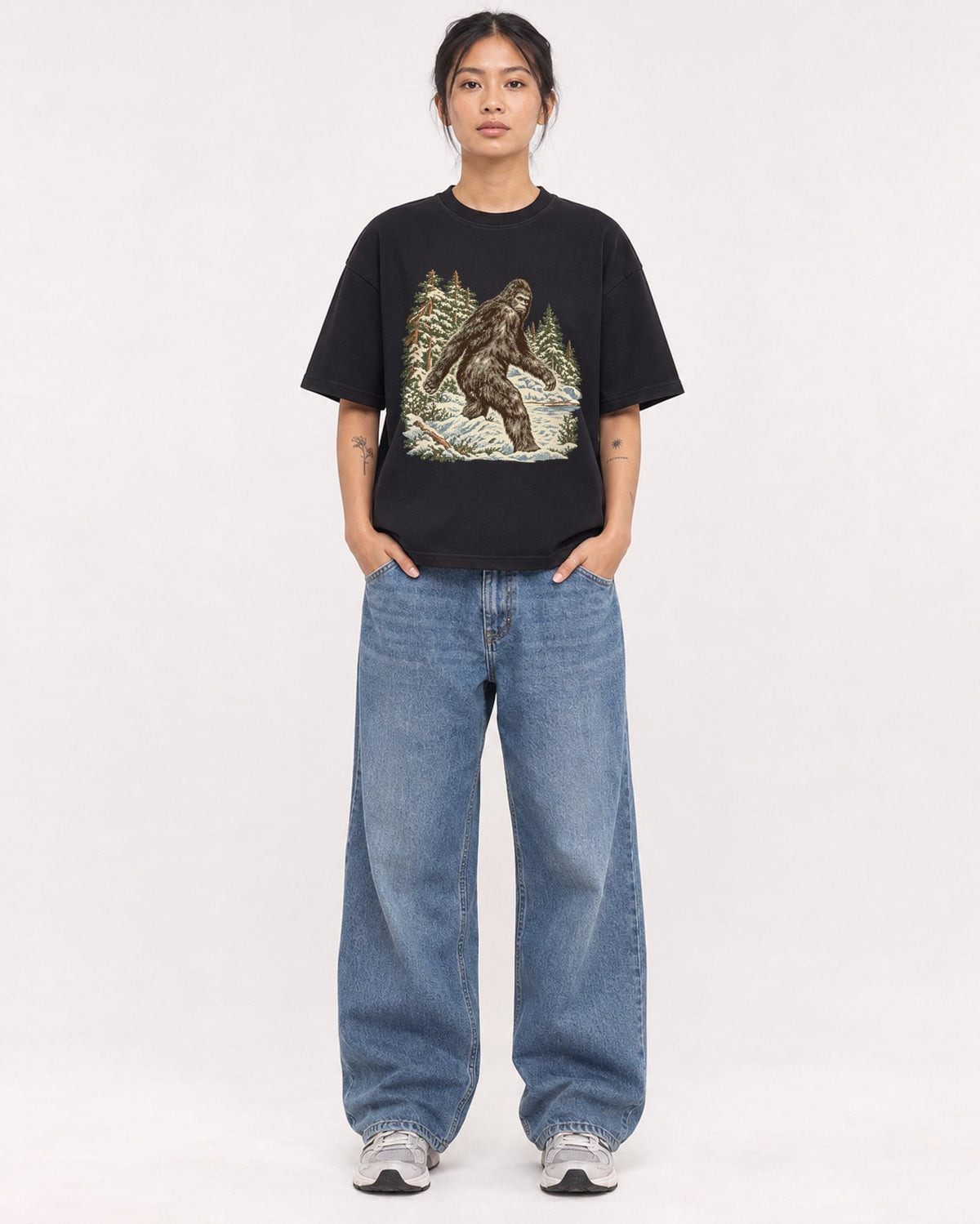 Mockup Boxy Heavyweight Tee Black female full-body 12