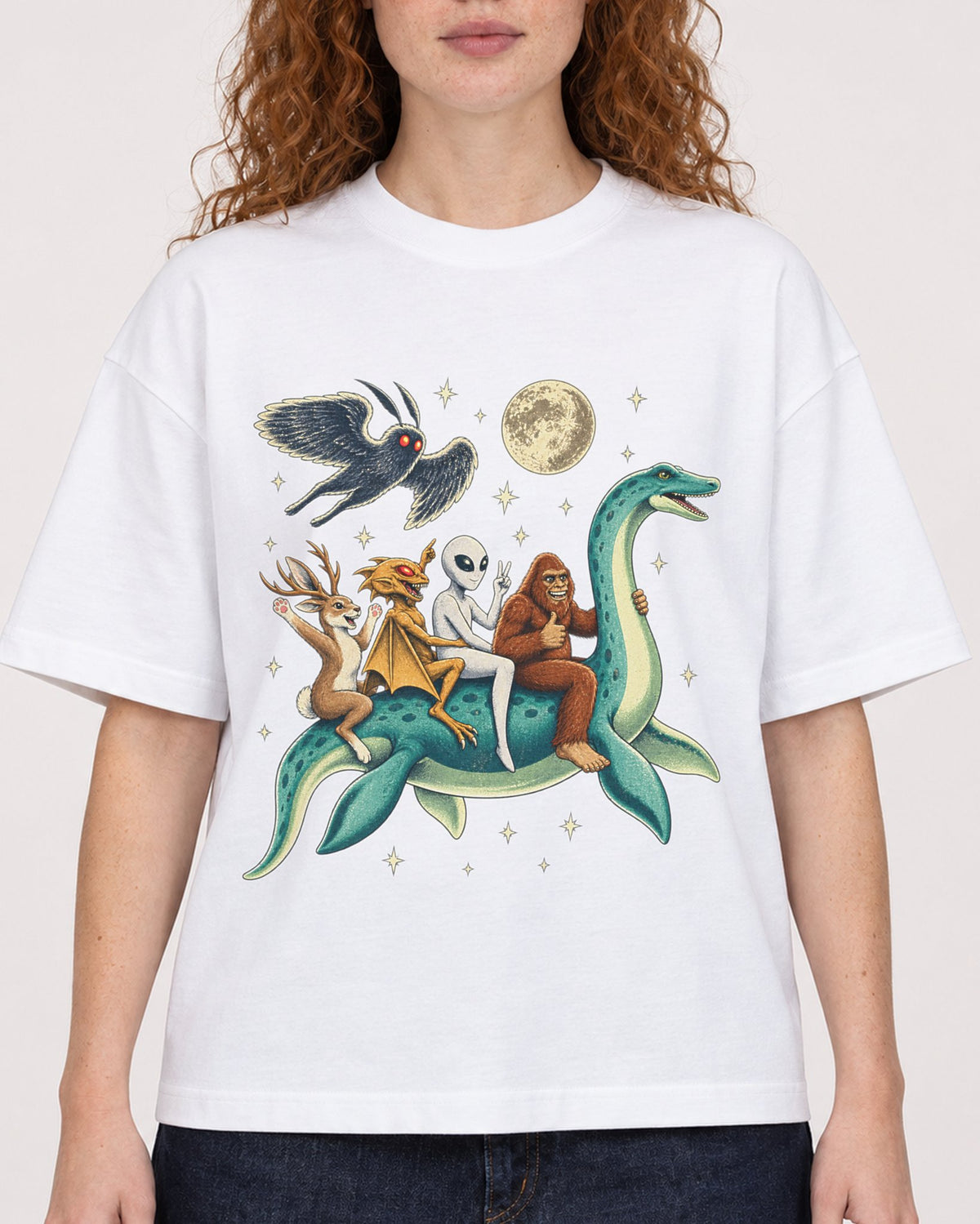Mockup Boxy Heavyweight Tee White female close-up 09