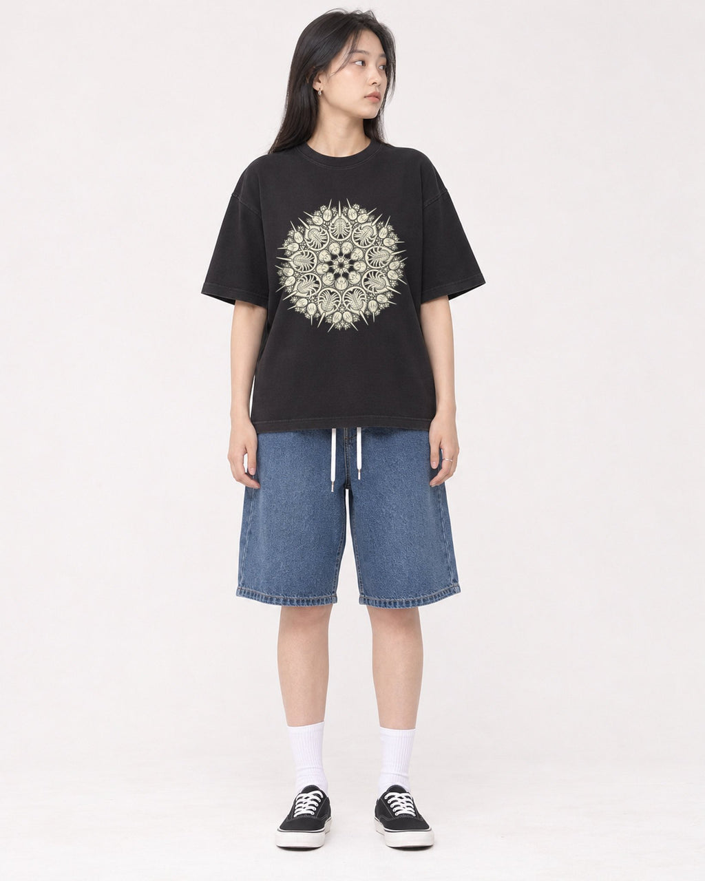 Mockup Boxy Heavyweight Tee Black female full-body 01