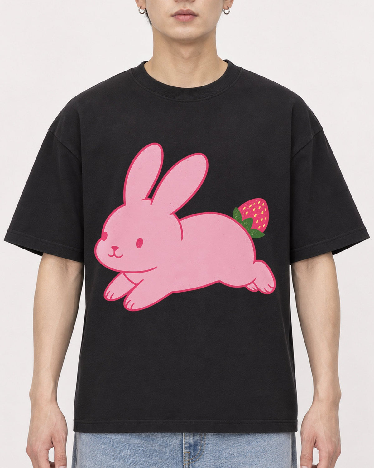 Mockup Boxy Heavyweight Tee Black male close-up 01