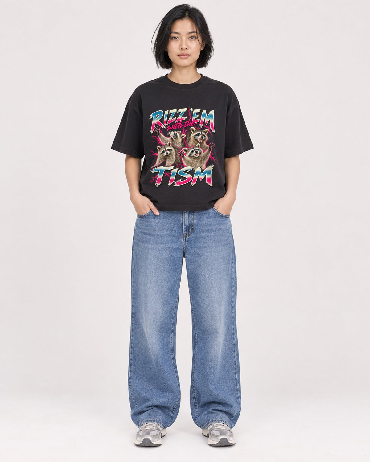 Mockup Boxy Heavyweight Tee Black female full-body 32