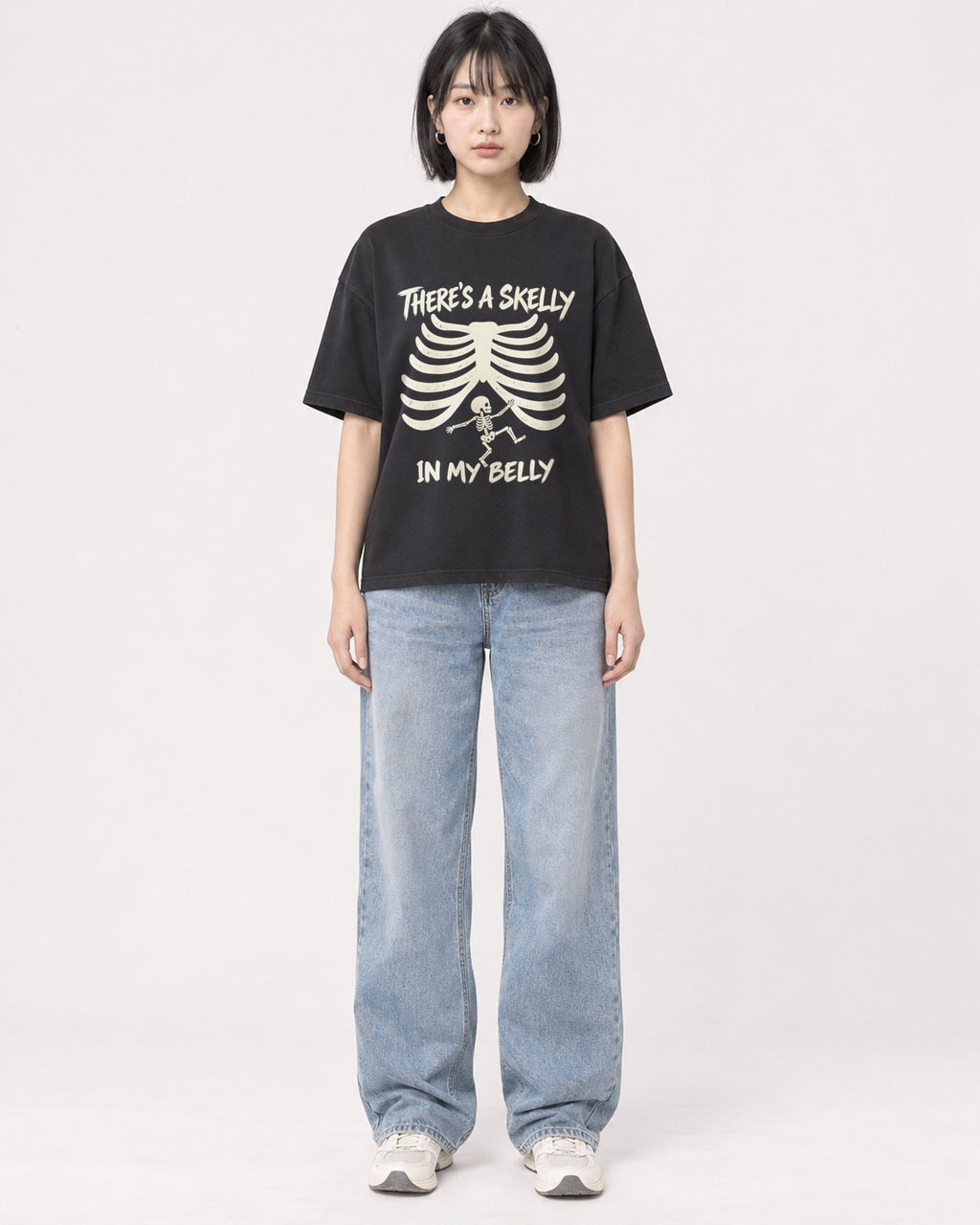 Mockup Boxy Heavyweight Tee Black female full-body 11