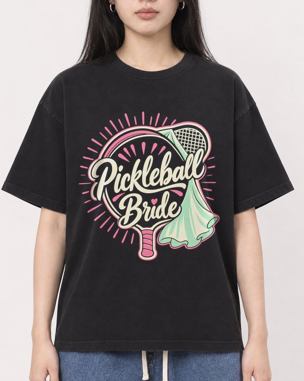 Mockup Boxy Heavyweight Tee Black female close-up 01