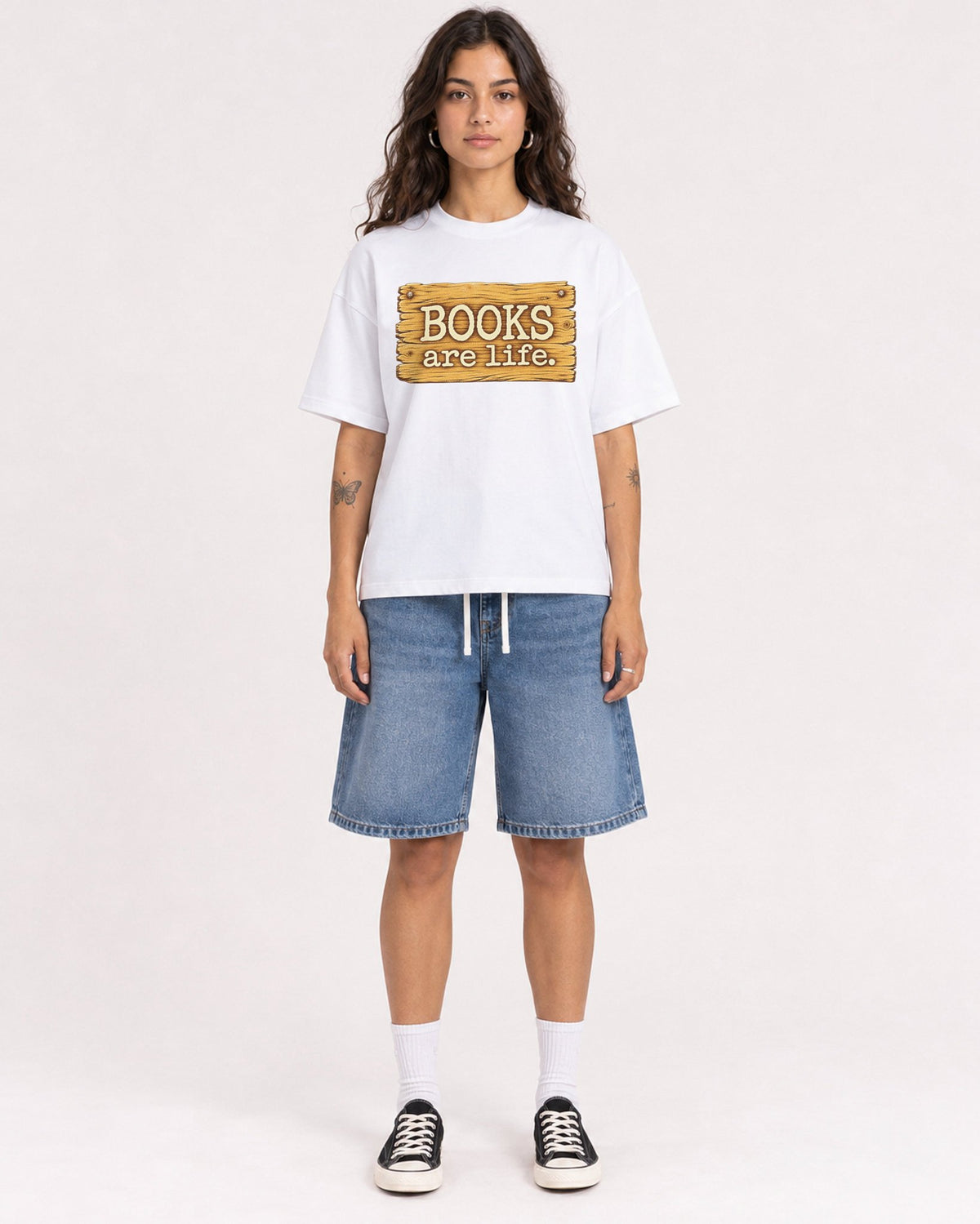 Mockup Boxy Heavyweight Tee White female full-body 06