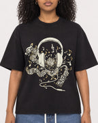 Mockup Boxy Heavyweight Tee Black female close-up 05