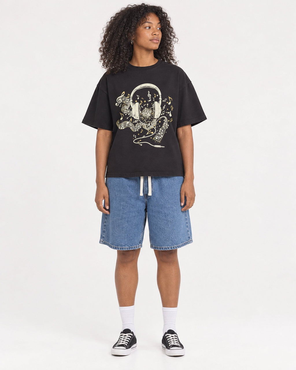 Mockup Boxy Heavyweight Tee Black female full-body 05
