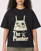 Mockup Boxy Heavyweight Tee Black female close-up 10