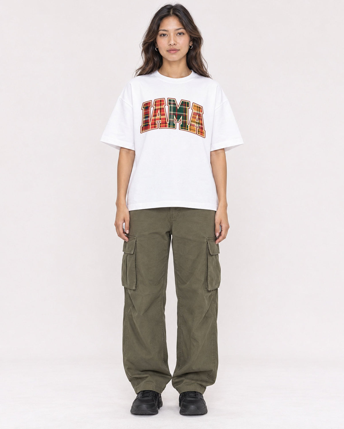 Mockup Boxy Heavyweight Tee White female full-body 02