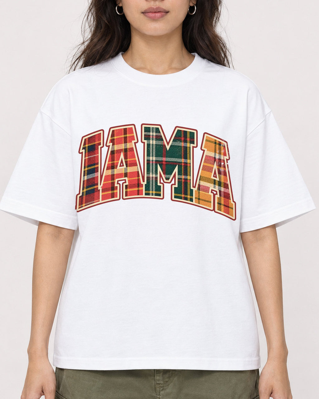 Mockup Boxy Heavyweight Tee White female close-up 02