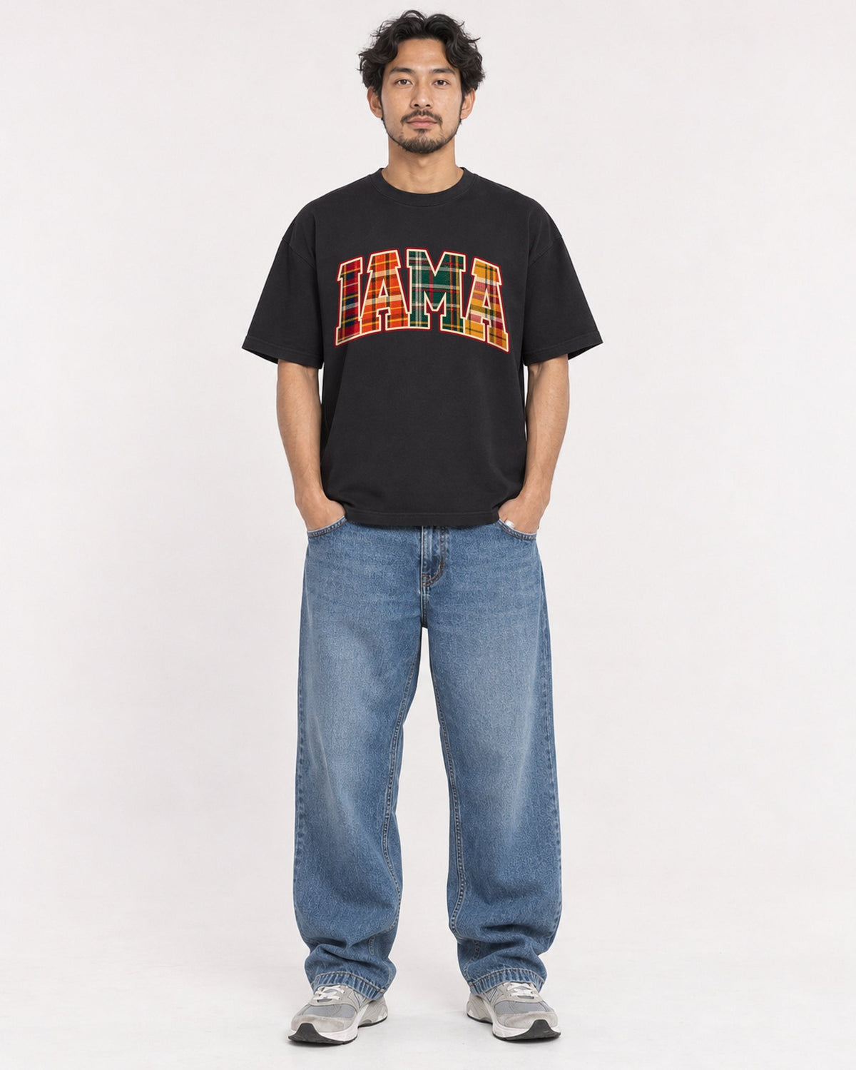Mockup Boxy Heavyweight Tee Black male full-body 02