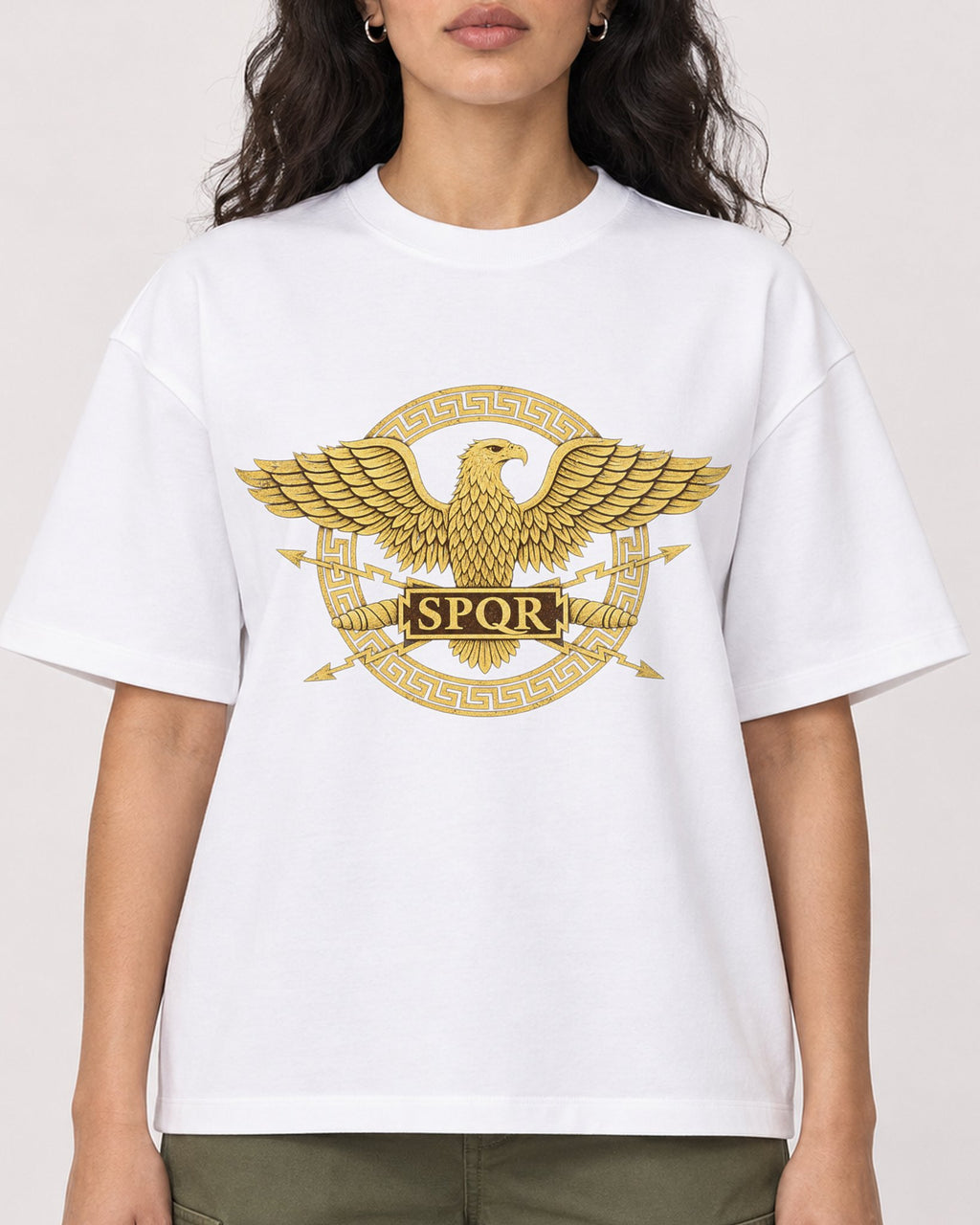 Mockup Boxy Heavyweight Tee White female close-up 07