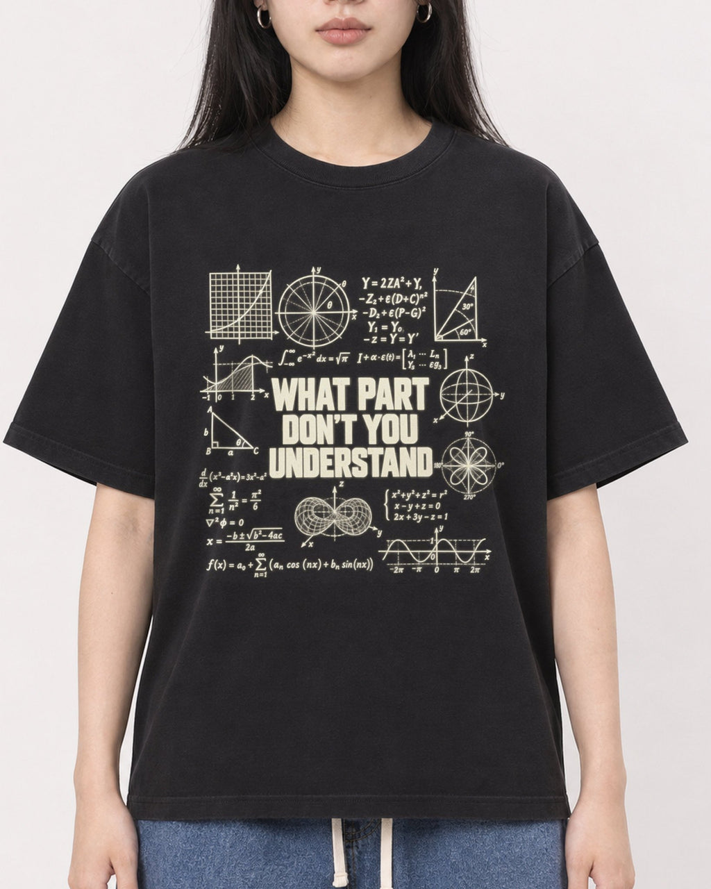 Mockup Boxy Heavyweight Tee Black female close-up 01