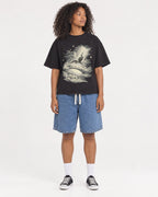 Mockup Boxy Heavyweight Tee Black female full-body 05