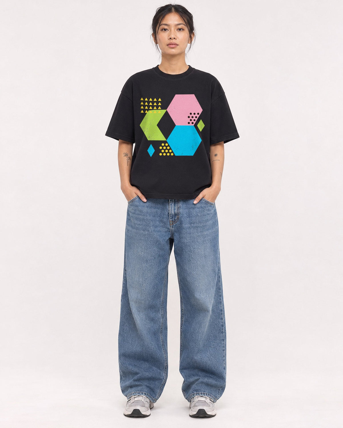 Mockup Boxy Heavyweight Tee Black female full-body 12