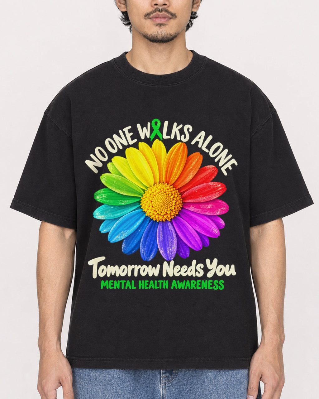 Mockup Boxy Heavyweight Tee Black male close-up 02