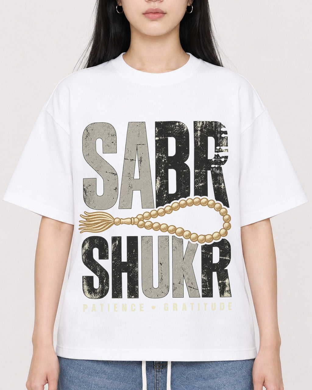 Mockup Boxy Heavyweight Tee White female close-up 01