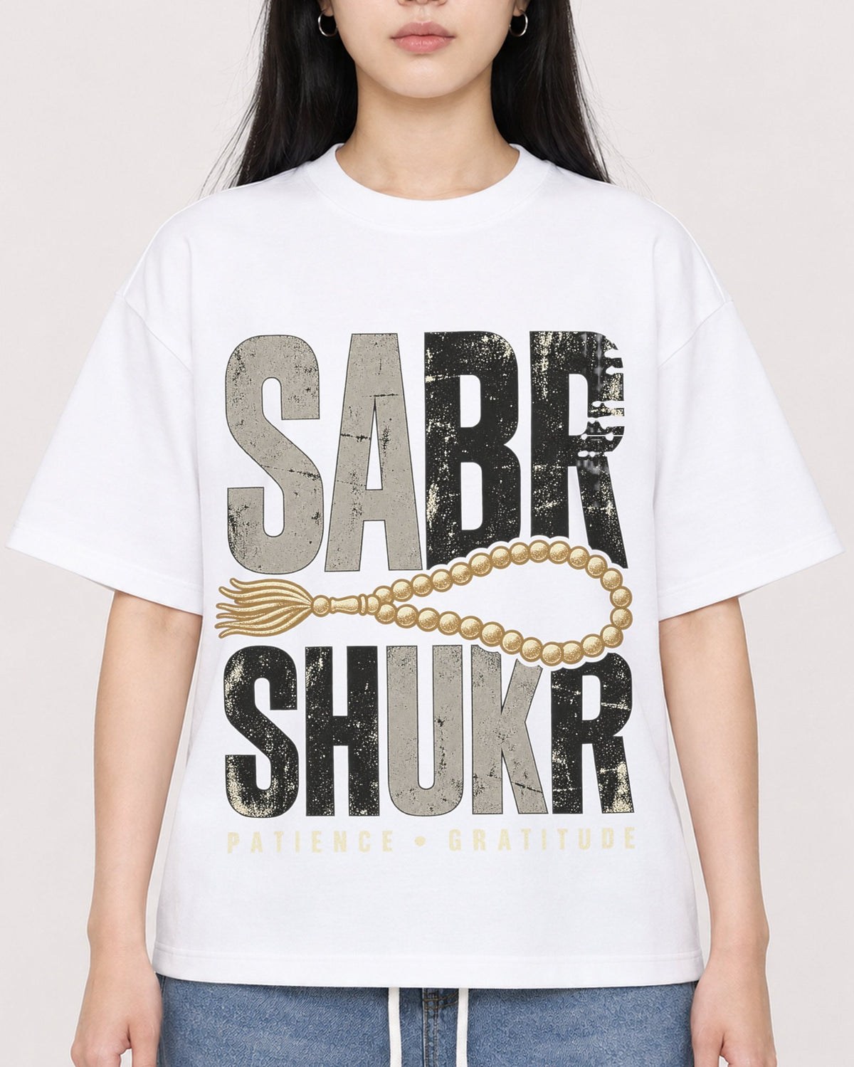 Mockup Boxy Heavyweight Tee White female close-up 01