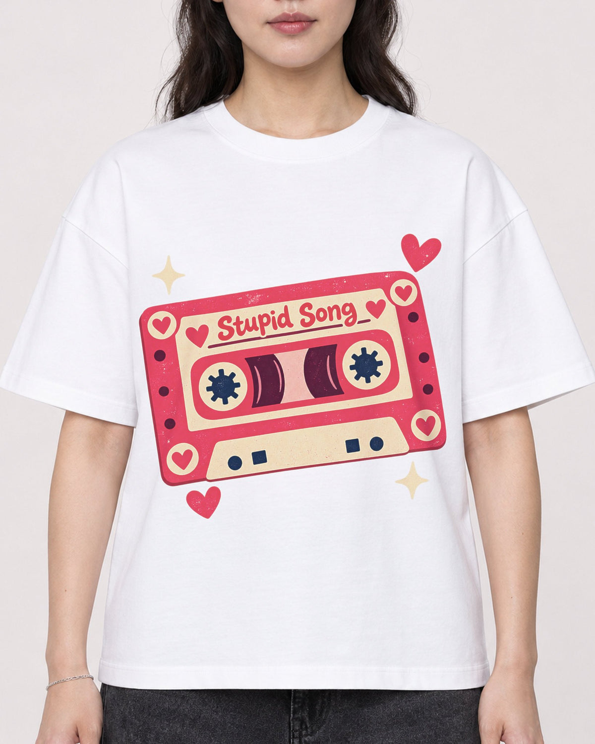 Mockup Boxy Heavyweight Tee White female close-up 03
