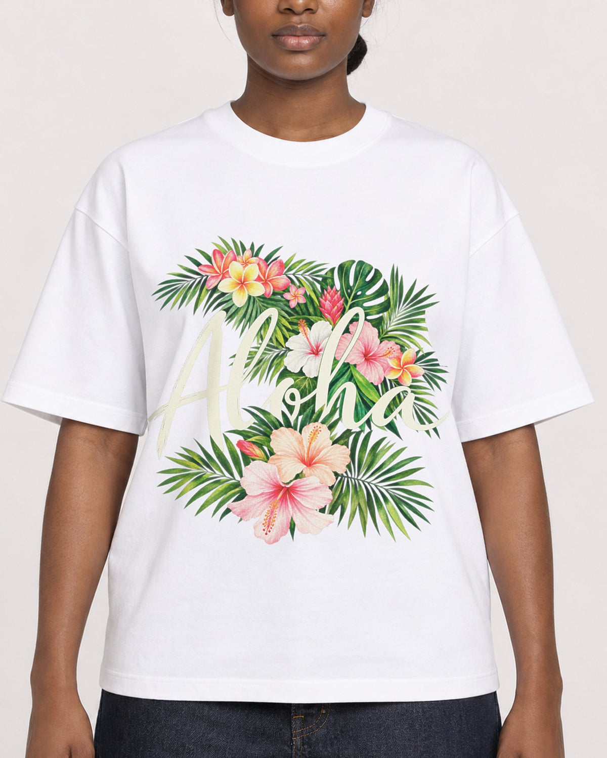 Mockup Boxy Heavyweight Tee White female close-up 34