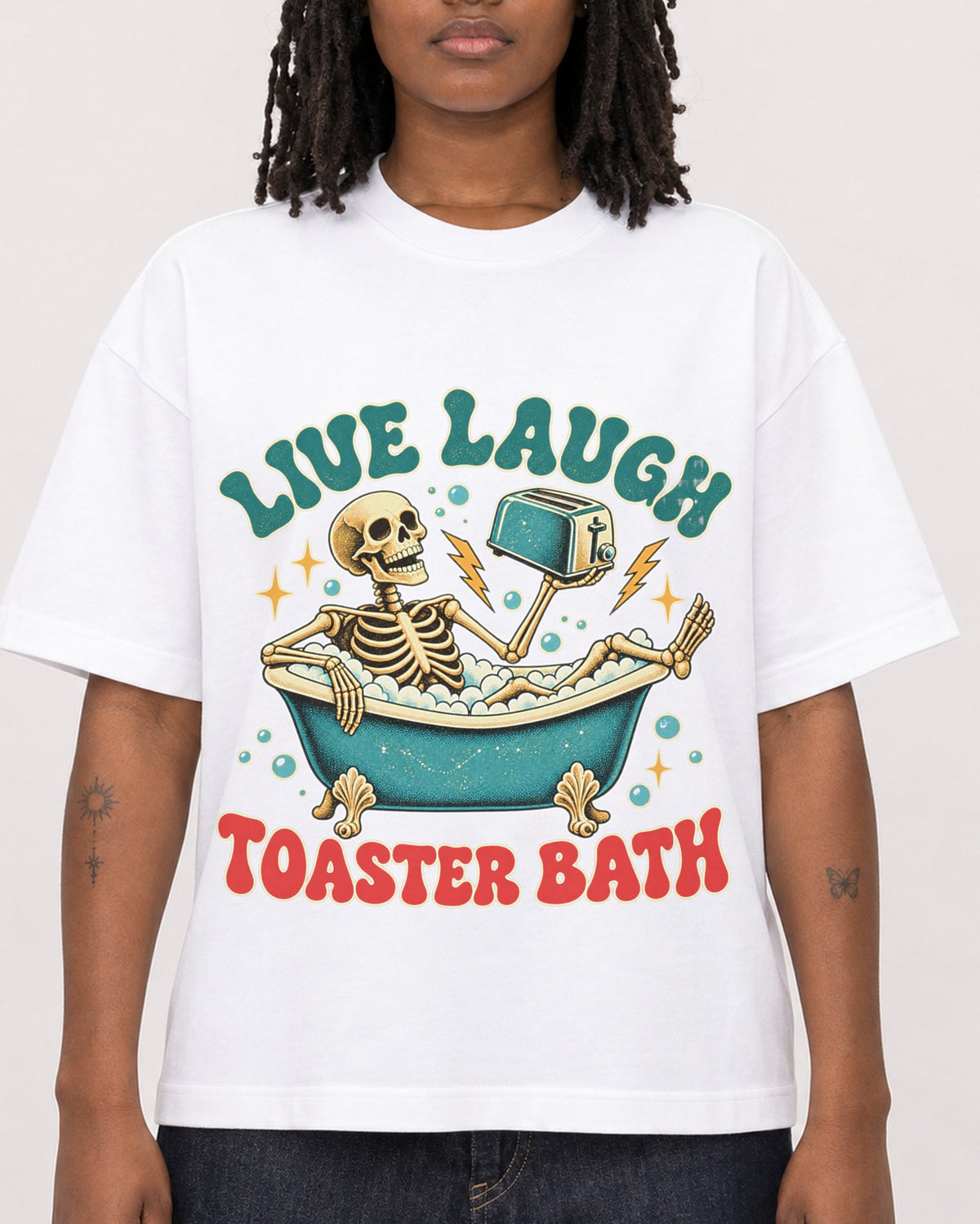 Mockup Boxy Heavyweight Tee White female close-up 24