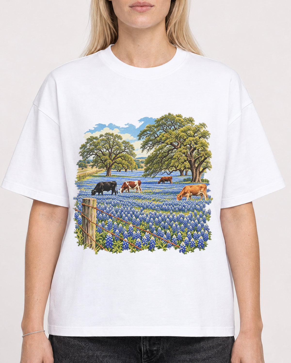 Mockup Boxy Heavyweight Tee White female close-up 08