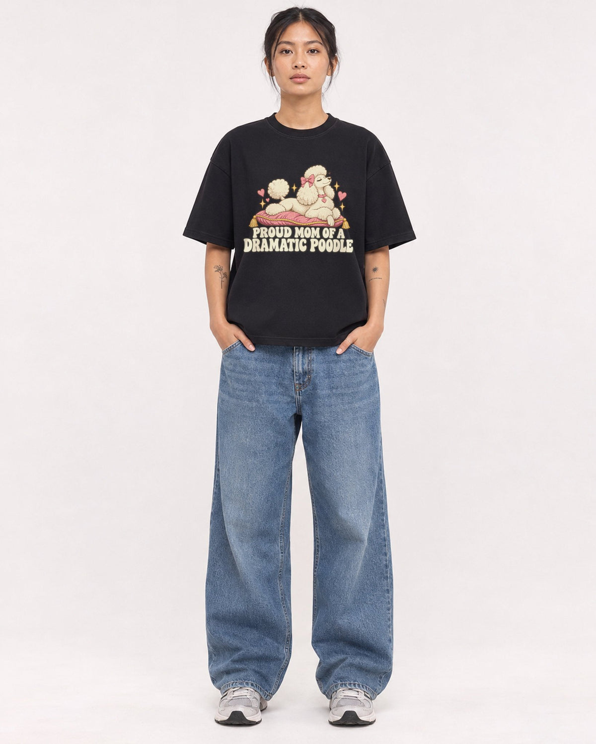 Mockup Boxy Heavyweight Tee Black female full-body 12