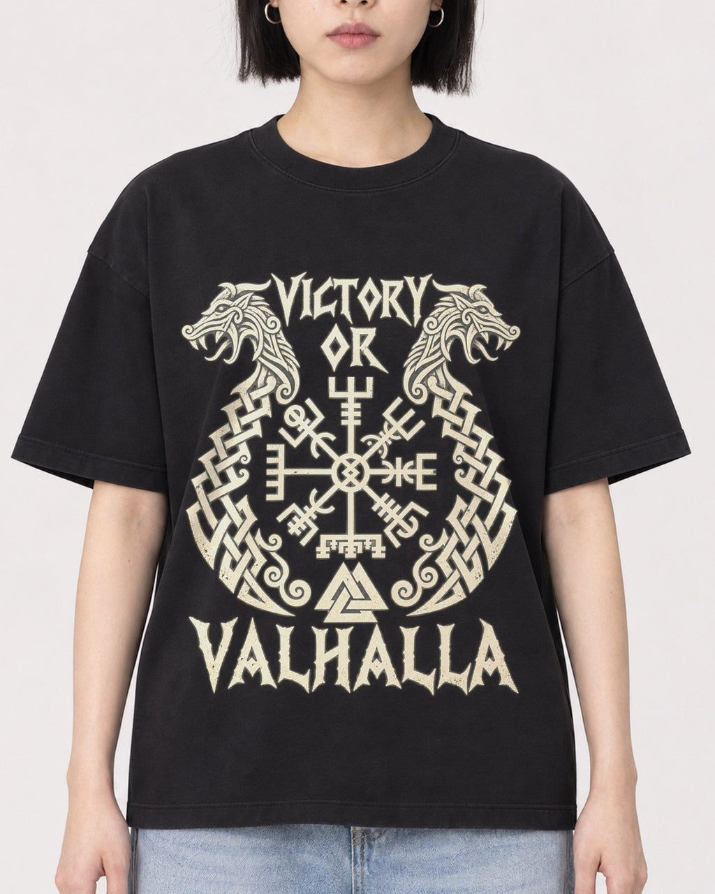 Mockup Boxy Heavyweight Tee Black female close-up 11