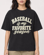 Mockup Boxy Heavyweight Tee Black female close-up 02