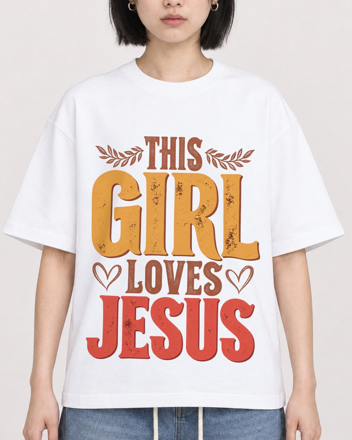 Mockup Boxy Heavyweight Tee White female close-up 11