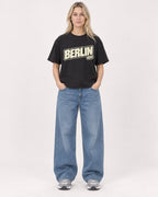 Mockup Boxy Heavyweight Tee Black female full-body 08