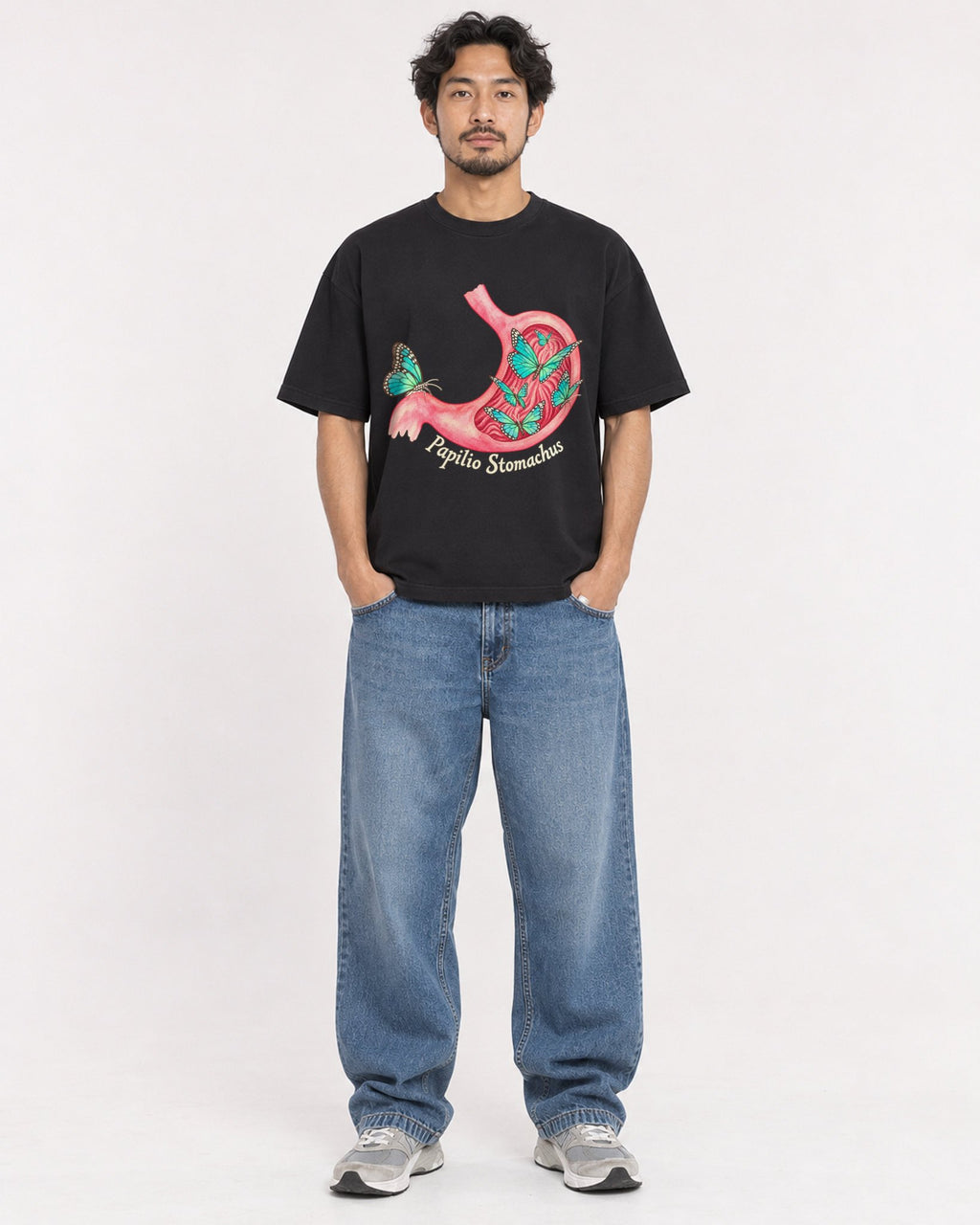 Mockup Boxy Heavyweight Tee Black male full-body 02
