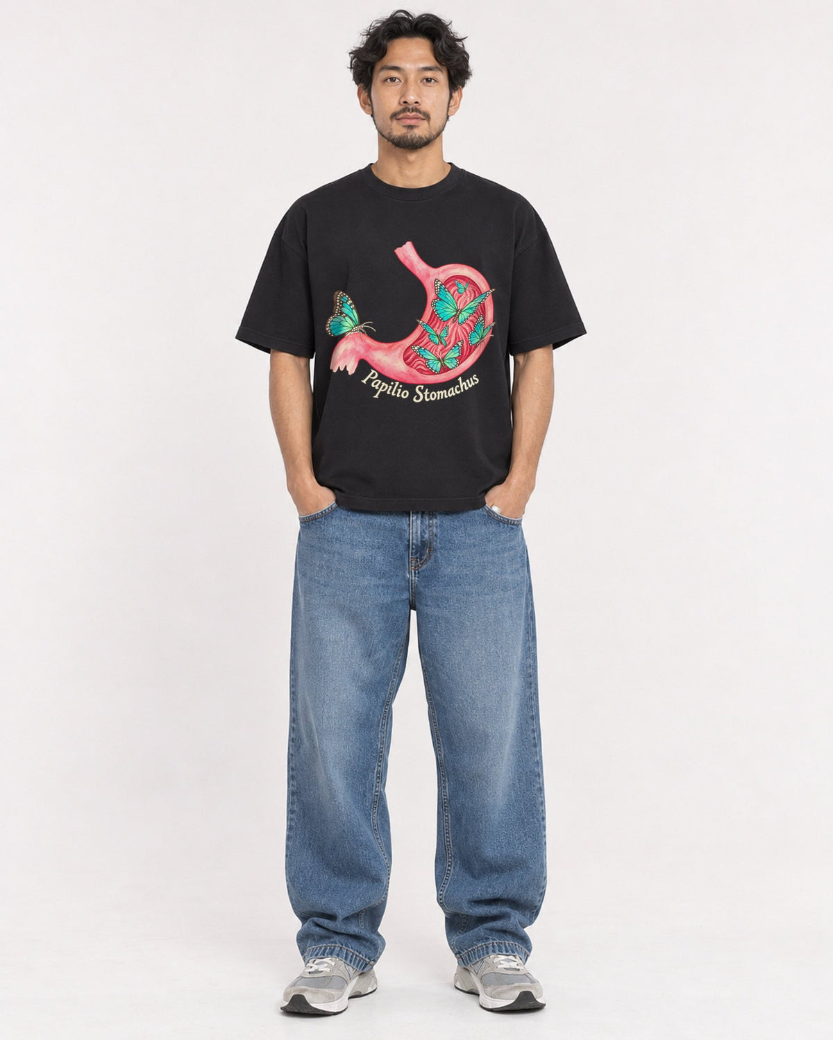 Mockup Boxy Heavyweight Tee Black male full-body 02