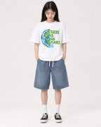 Mockup Boxy Heavyweight Tee White female full-body 01