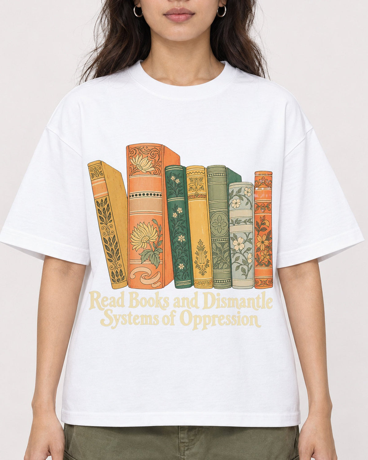 Mockup Boxy Heavyweight Tee White female close-up 02