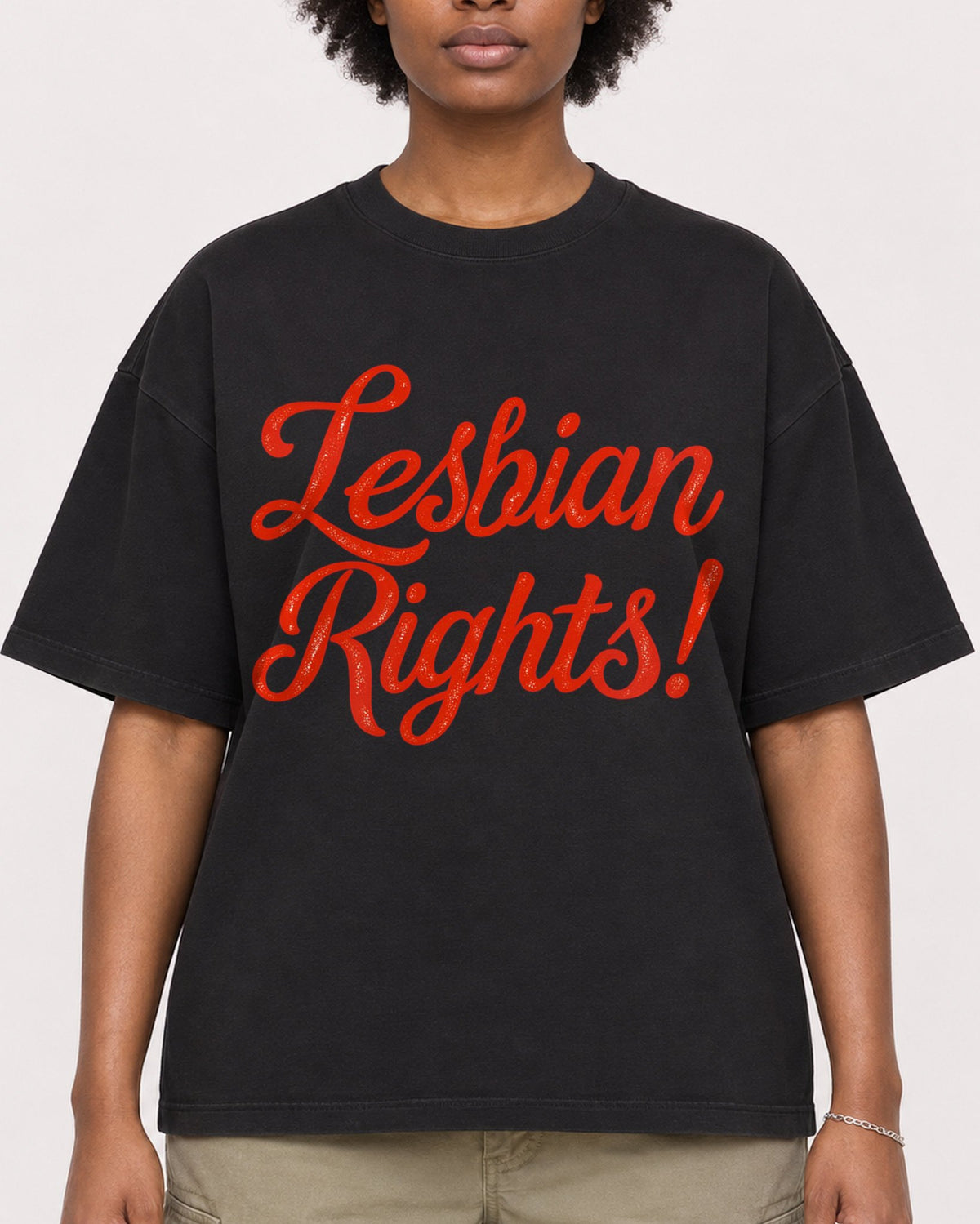 Mockup Boxy Heavyweight Tee Black female close-up 14