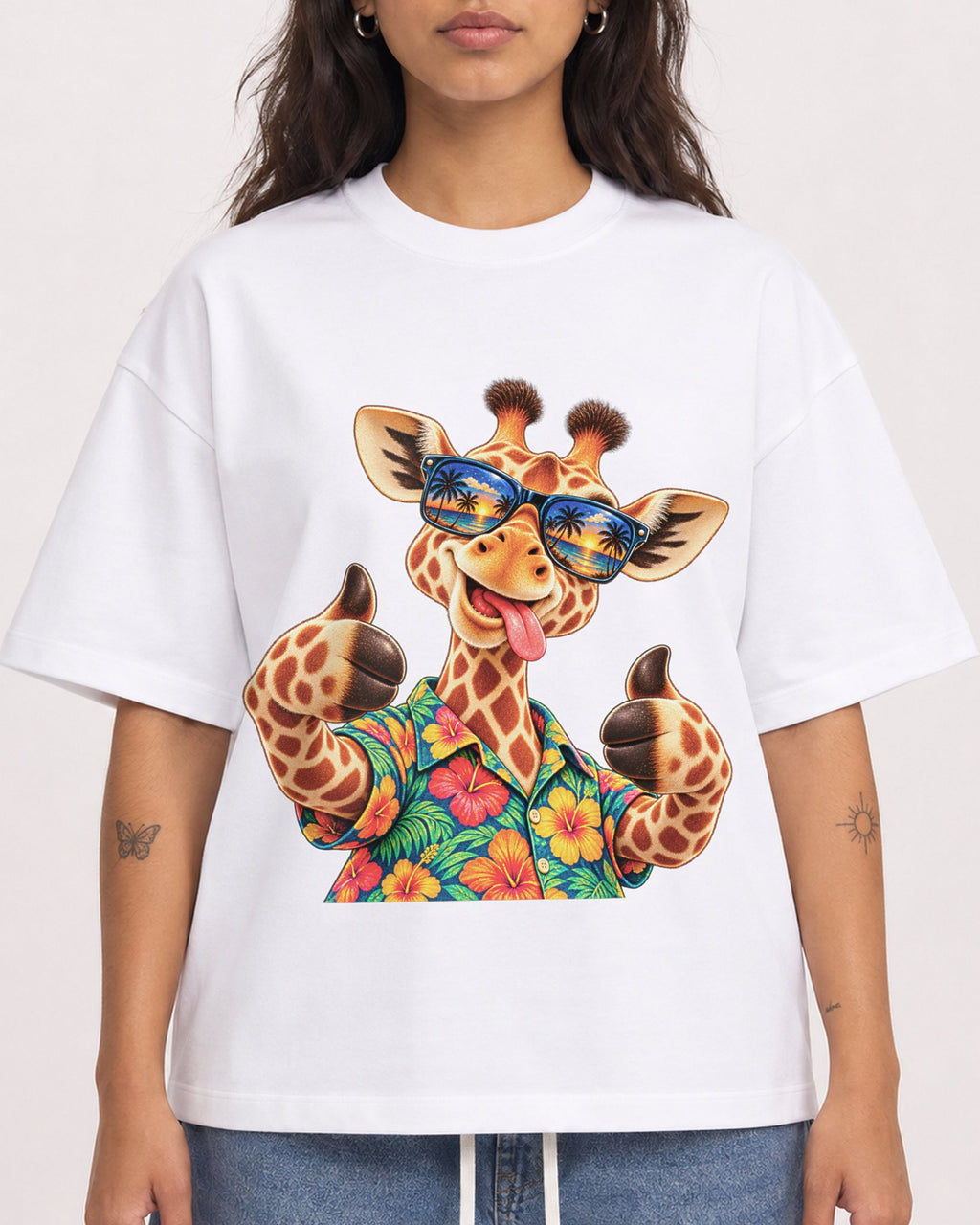 Mockup Boxy Heavyweight Tee White female close-up 06