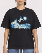 Mockup Boxy Heavyweight Tee Black female close-up 17
