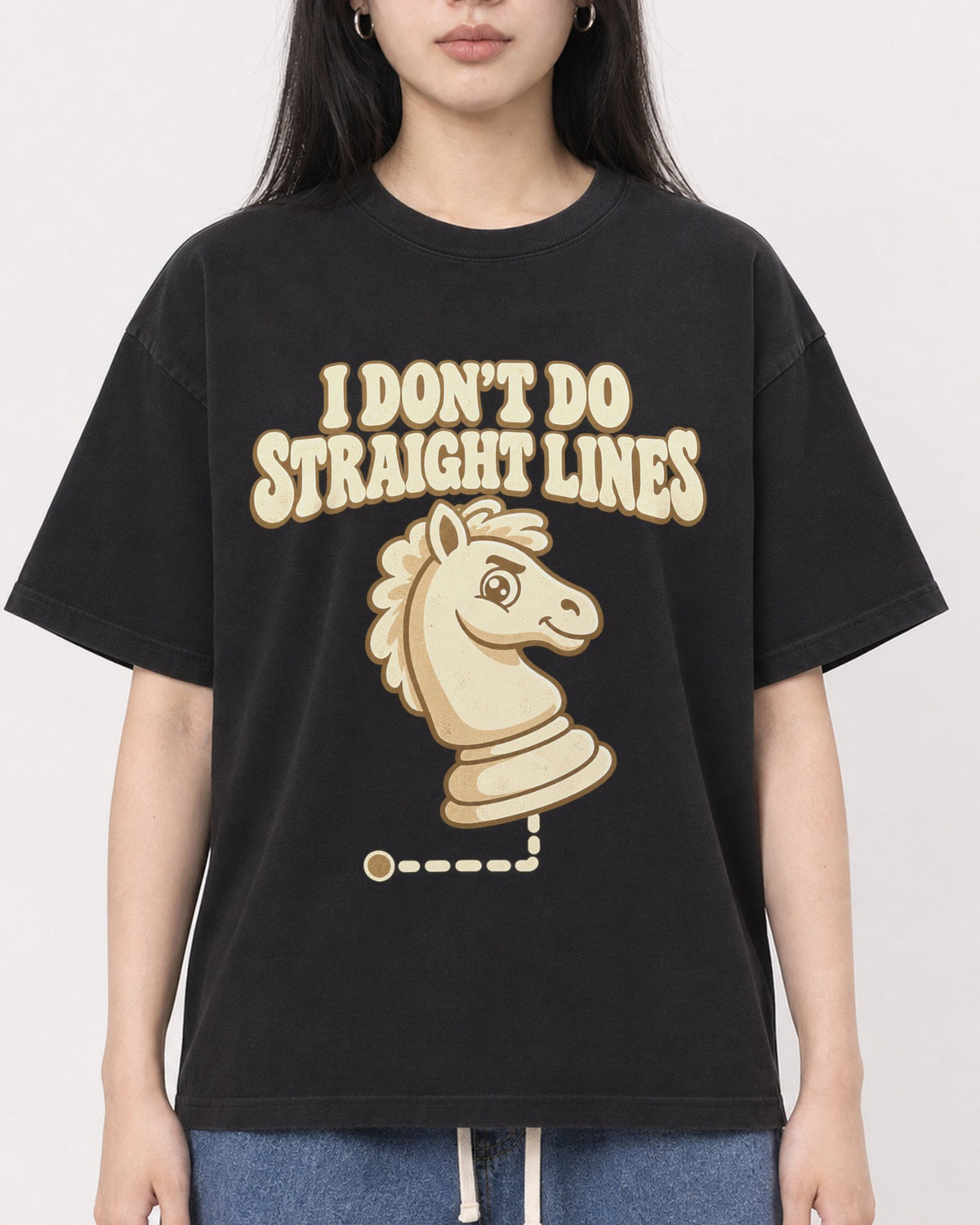 Mockup Boxy Heavyweight Tee Black female close-up 01