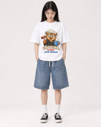 Mockup Boxy Heavyweight Tee White female full-body 01