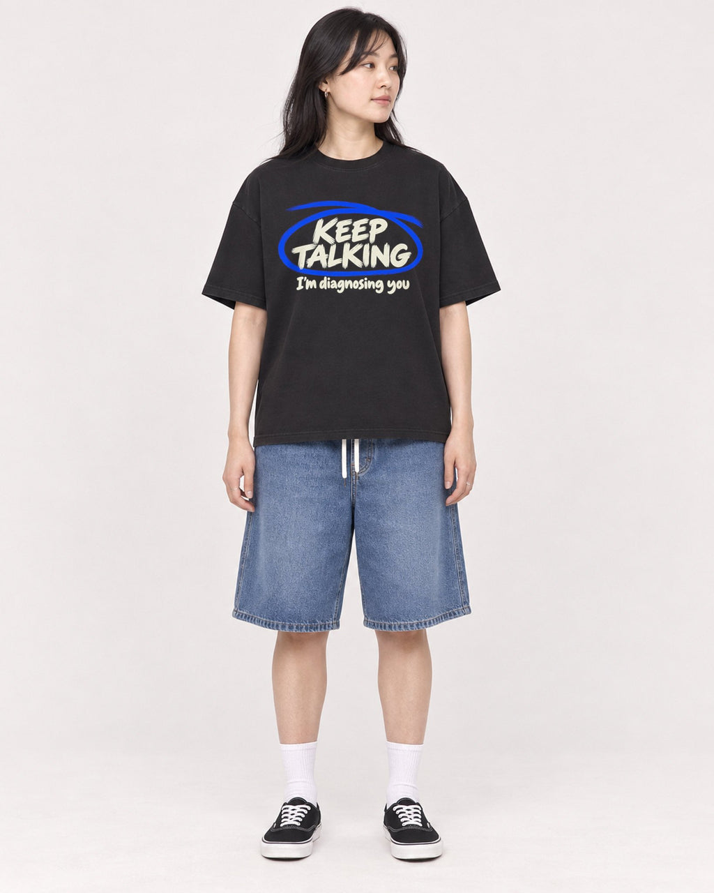 Mockup Boxy Heavyweight Tee Black female full-body 13