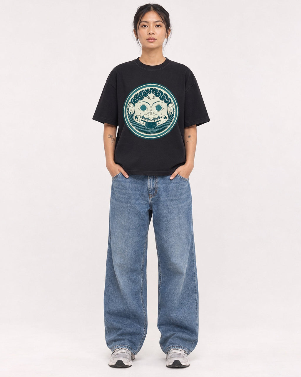 Mockup Boxy Heavyweight Tee Black female full-body 12
